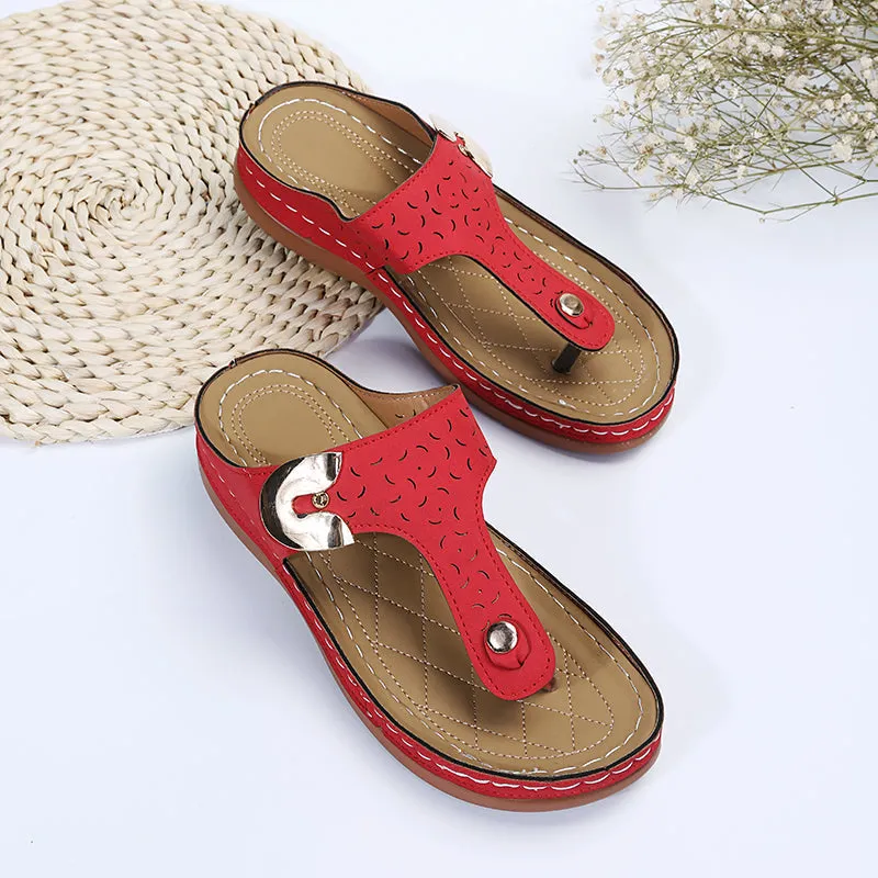 2023 Summer New Women's Metal Decor Feature Pattern Wedge Flip-Flops