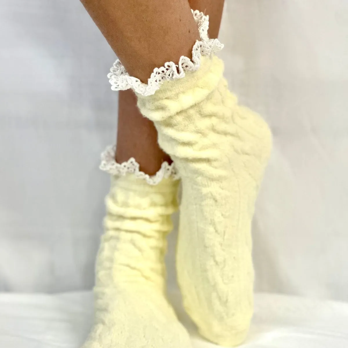 HEAVENLY ultra soft lace sock - yellow